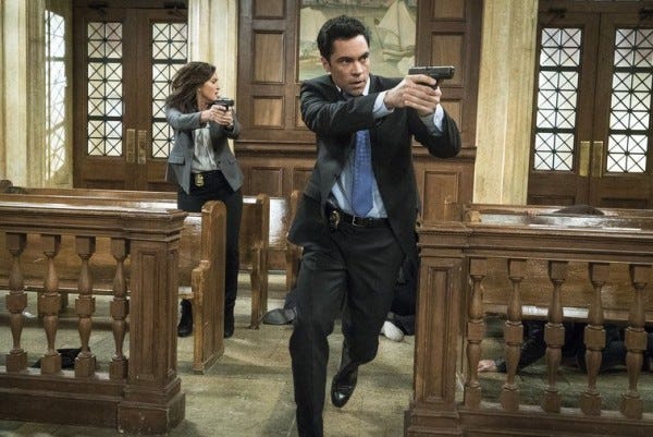 law order svu surrendering noah images 2015 757x506-001