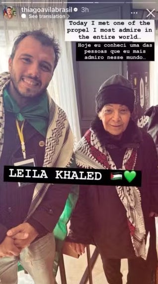 Hiljattain pidätetty ja nyt vapautetun selfiejahdin matkustaja Thiago Ávila jakoi aikaisemmin kuvan lentokonekaappari Leila Khaledin kanssa (Kuvakaappaus: X/Instagram). Hiljattain pidätetty ja nyt vapautetun selfiejahdin matkustaja Thiago Ávila jakoi aikaisemmin kuvan lentokonekaappari Leila Khaledin kanssa (Kuvakaappaus: X/Instagram).