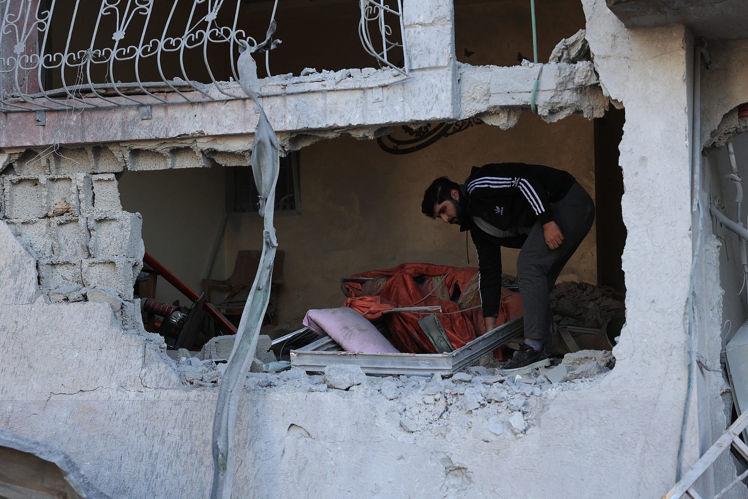 Scenes of devastation inside southern Gaza as Israel pushes forward with its offensive in the south