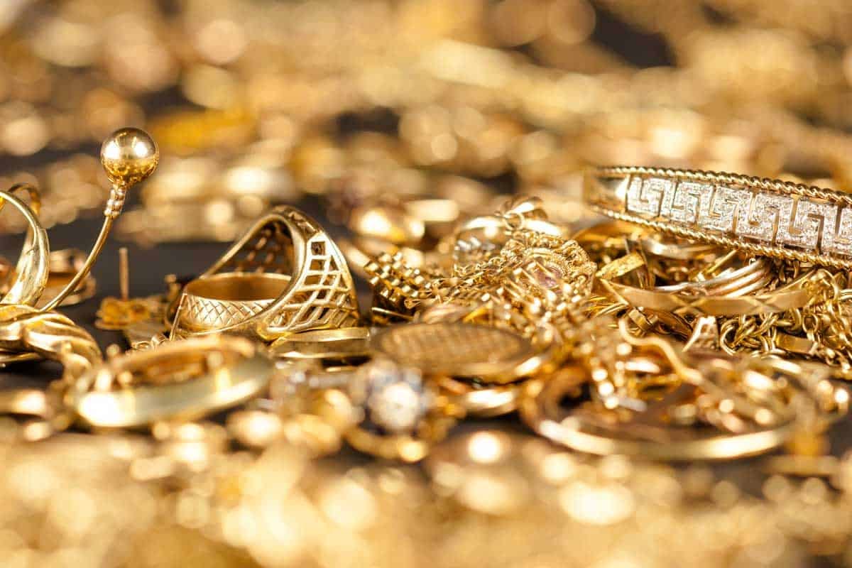 What Does 18k Gold-Plated Mean? [All You Need To Know!] - StyleCheer.com