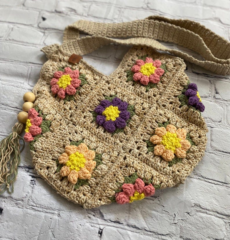 granny square daisy cross body bag, instant download crochet pattern, PDF DIY step by step US terminology, fashion trend 2022, daisy flower image 3