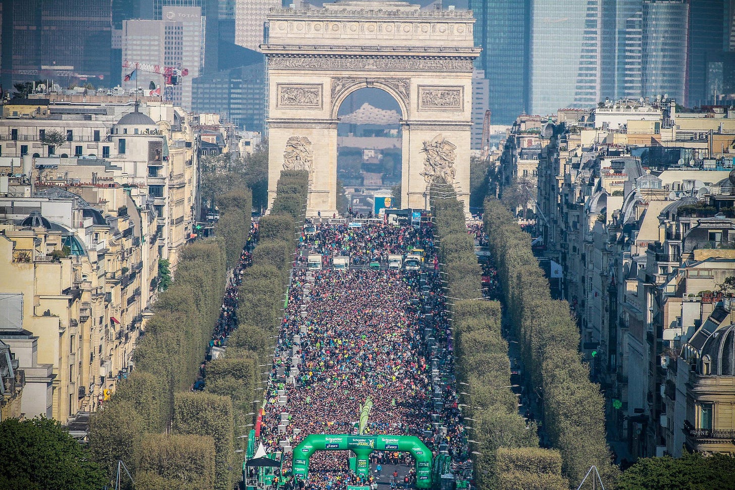 Maratona de Paris 2024: resultados da lendária corrida - Sortiraparis.com