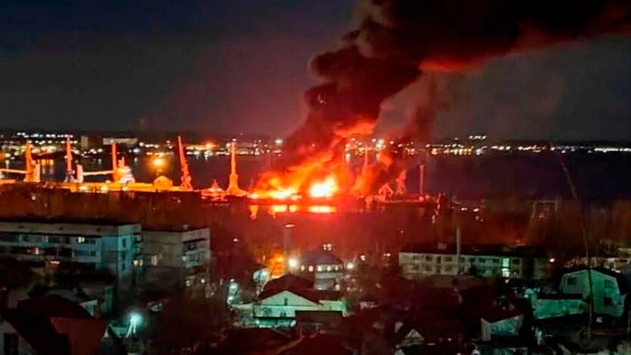 Explosion of the Novocherkassk anchored at the Crimean port of Feodosia
