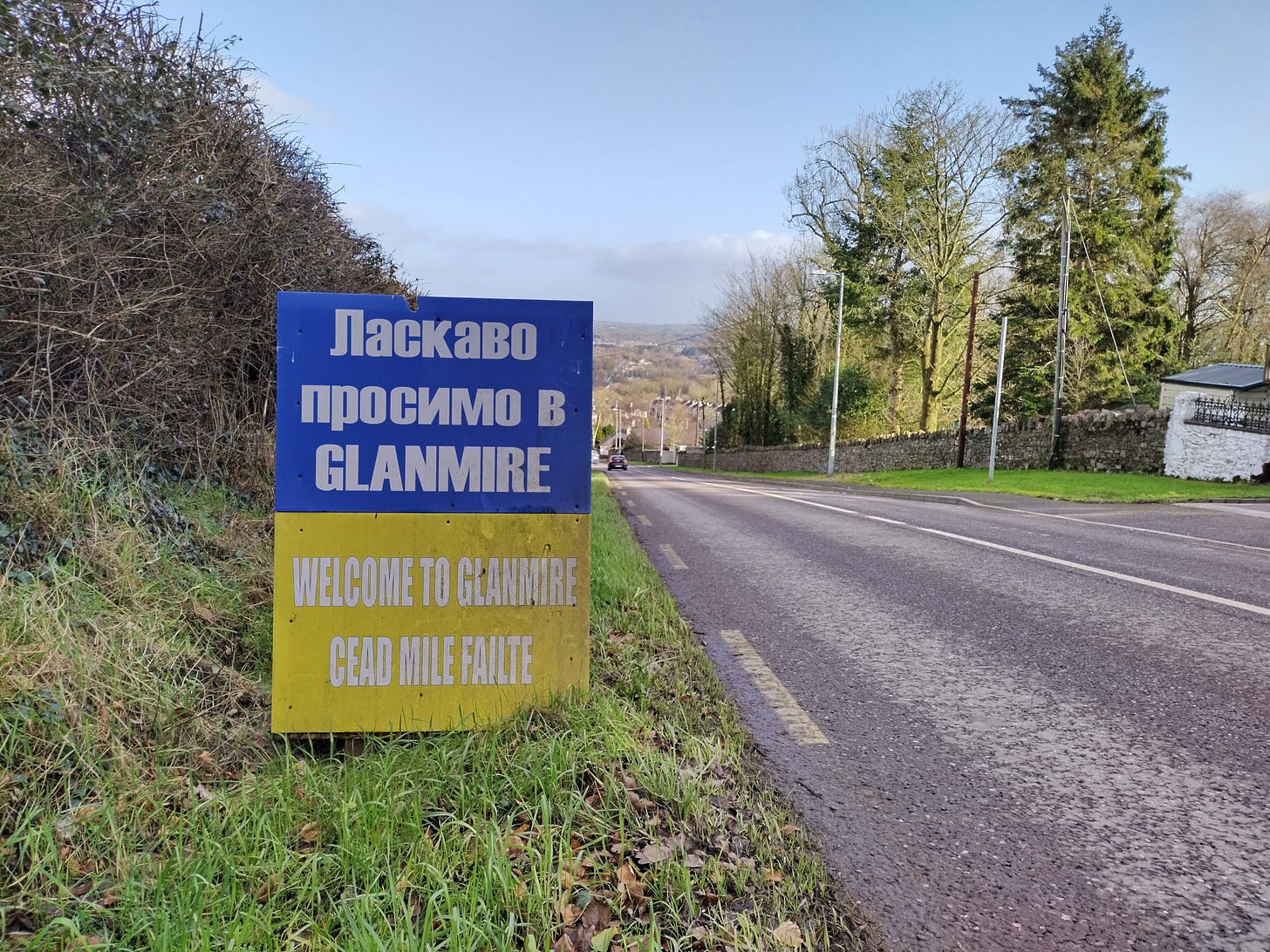 A sign welcoming Ukrainian refugees to Glanmire.