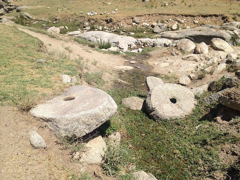 File:Millstones in Ilan-Say.jpg