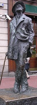Statue of James Joyce on North Earl Street, Dublin, by Marjorie Fitzgibbon