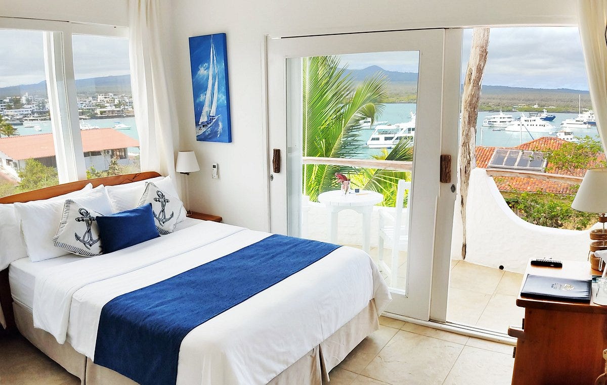 Let the ocean view inspire you. The superior rooms offer direct ocean views, with amazing balconies facing the waterfront. 