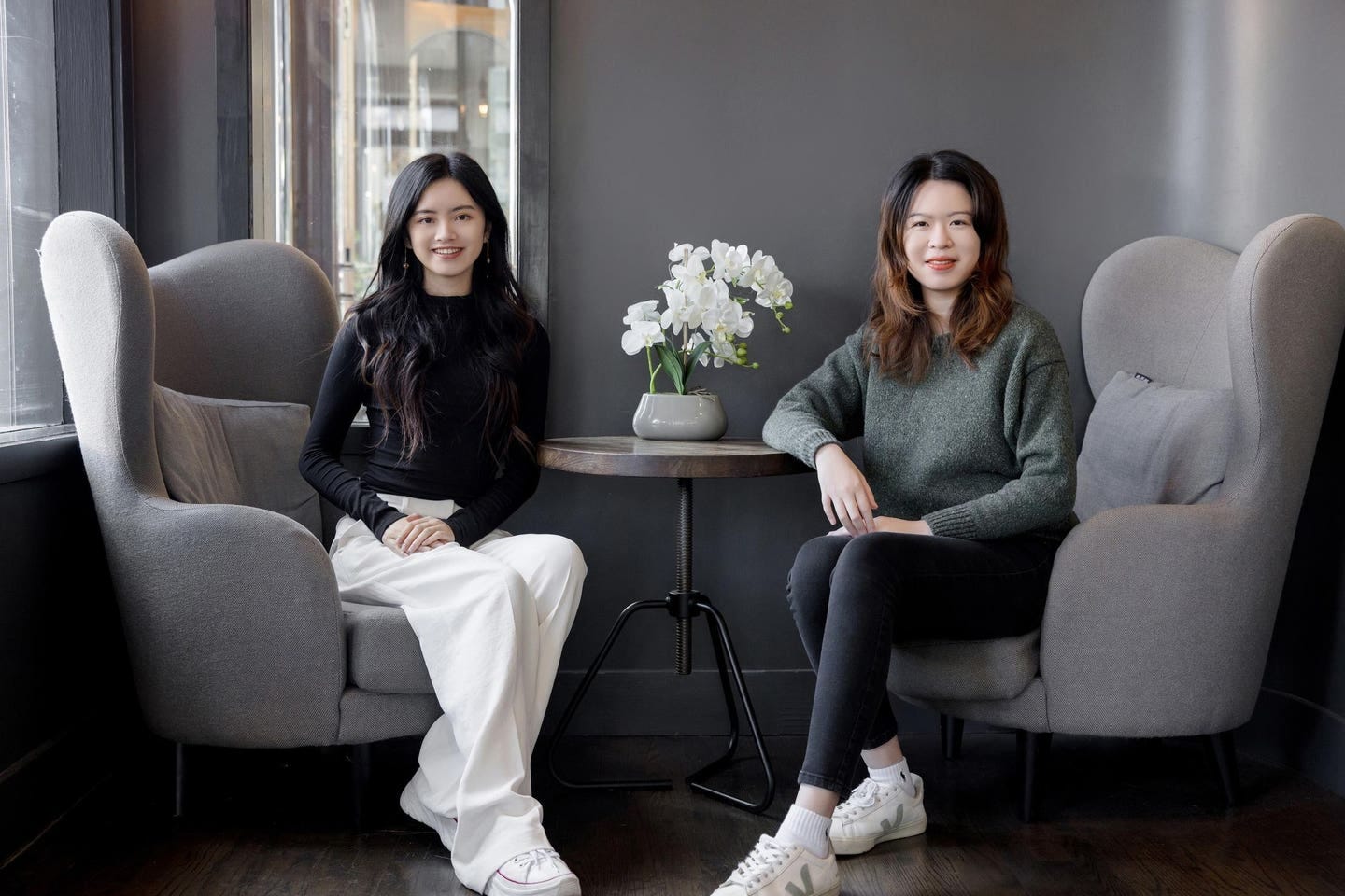 Portrait of Pika cofounders Demi Guo and Chenlin Meng