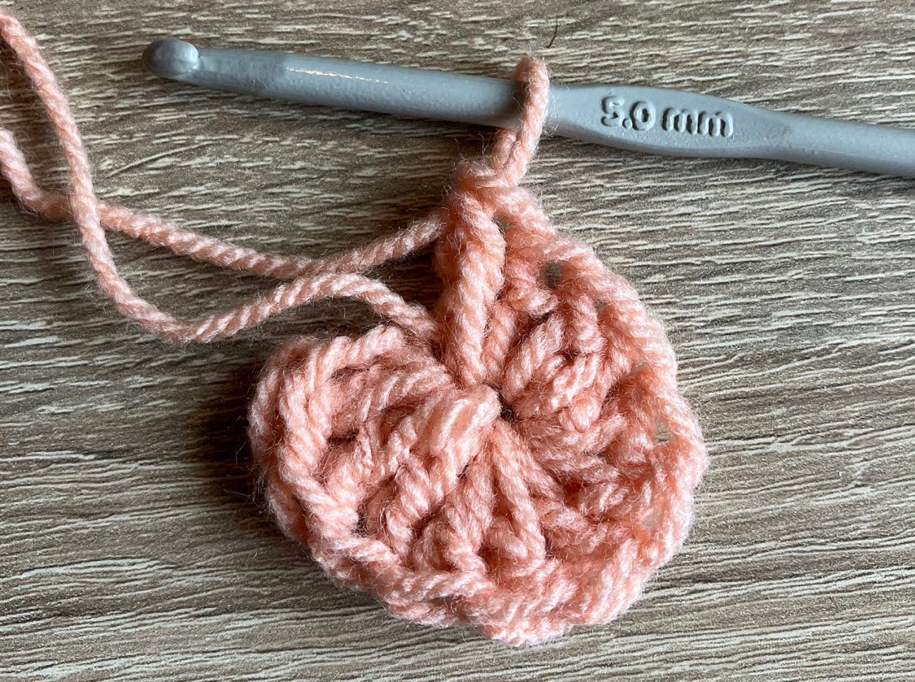 Crochet: a neat little magic circle