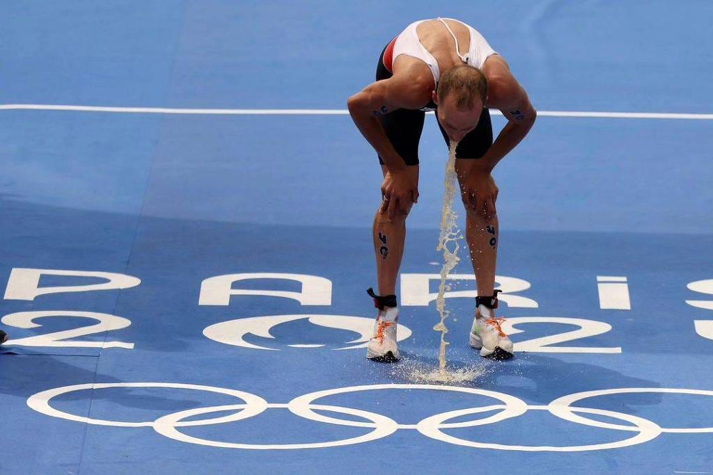 Contaminação no Rio Sena tira atleta das olimpíadas infectada por bactéria E. coli