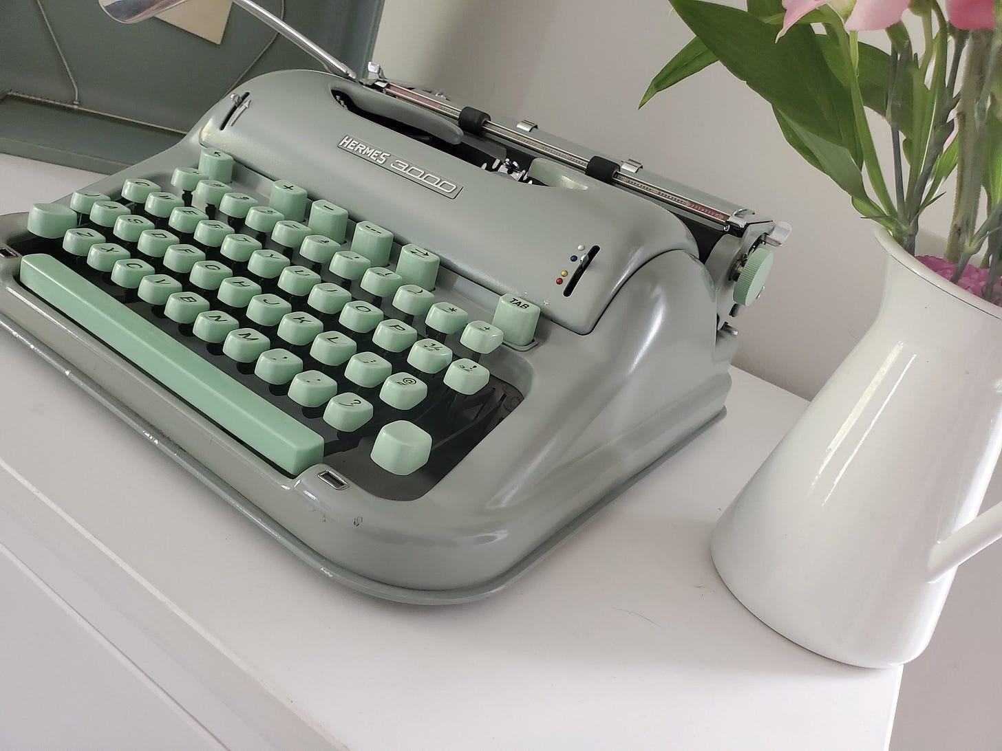Hermes 3000 Vintage Typewriter Picture Classic Typewriter