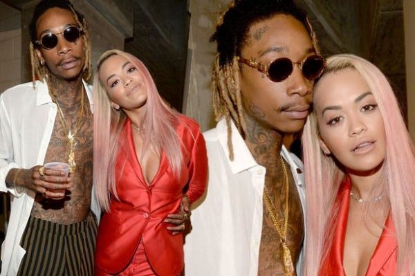 rita ora curls up with wiz khalifa for teen choice awards 2015 gossip