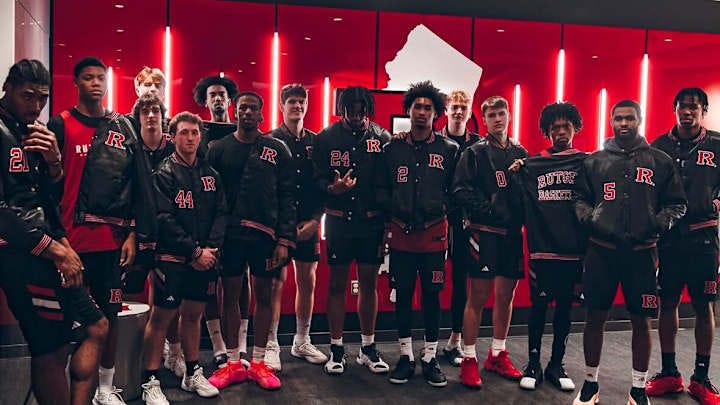 Dylan Harper gives away NIL bomber jackets to his teammates