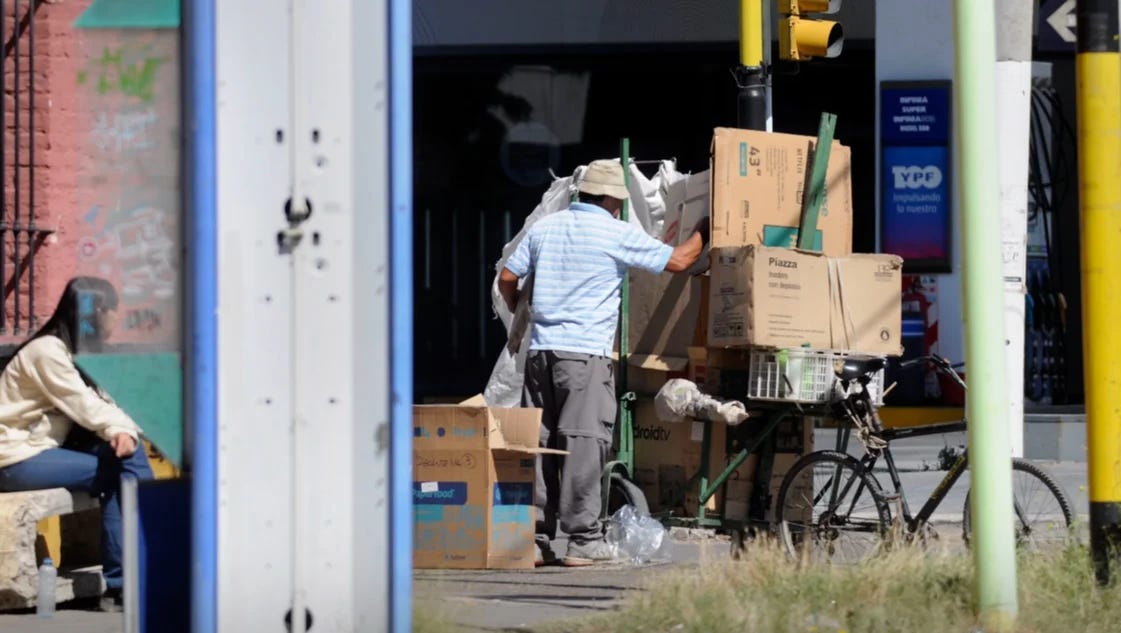 La pobreza golpeó a más de 142 mil bahienses en los primeros seis meses del año