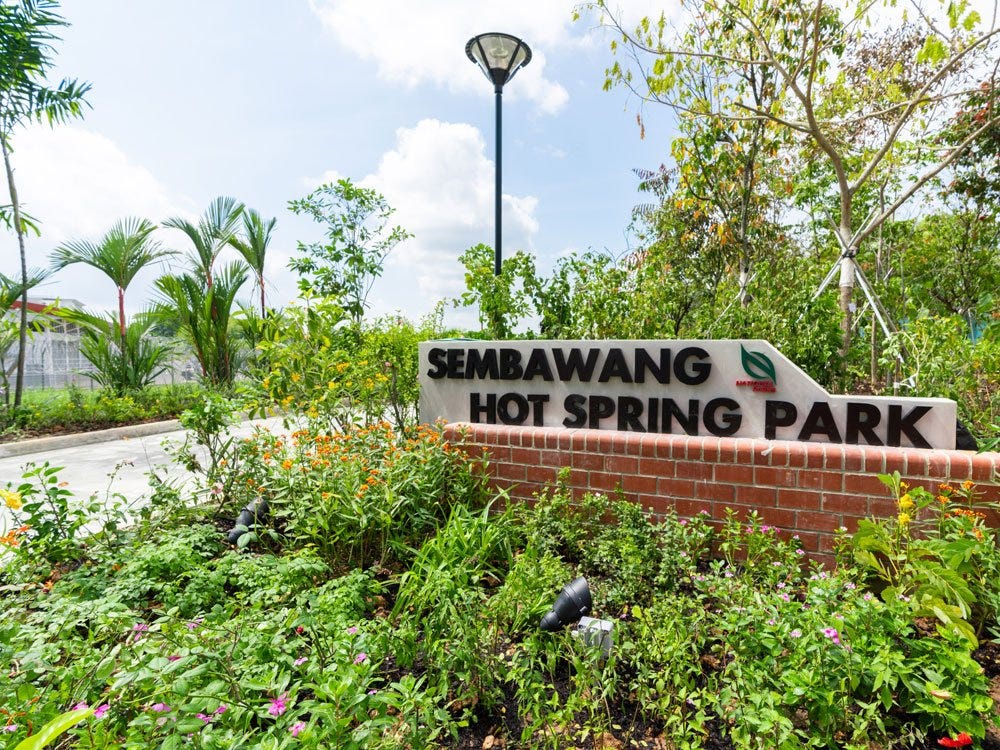 Công viên suối nước nóng Sembawang là một ví dụ về điểm tham quan thân thiện với người cao tuổi ở Singapore