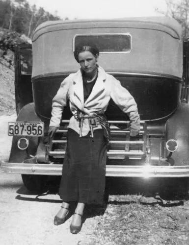 Bonnie Parker Packing Heat Gun Gangster Poster Art Photo 11x14 16x20 - Picture 1 of 1