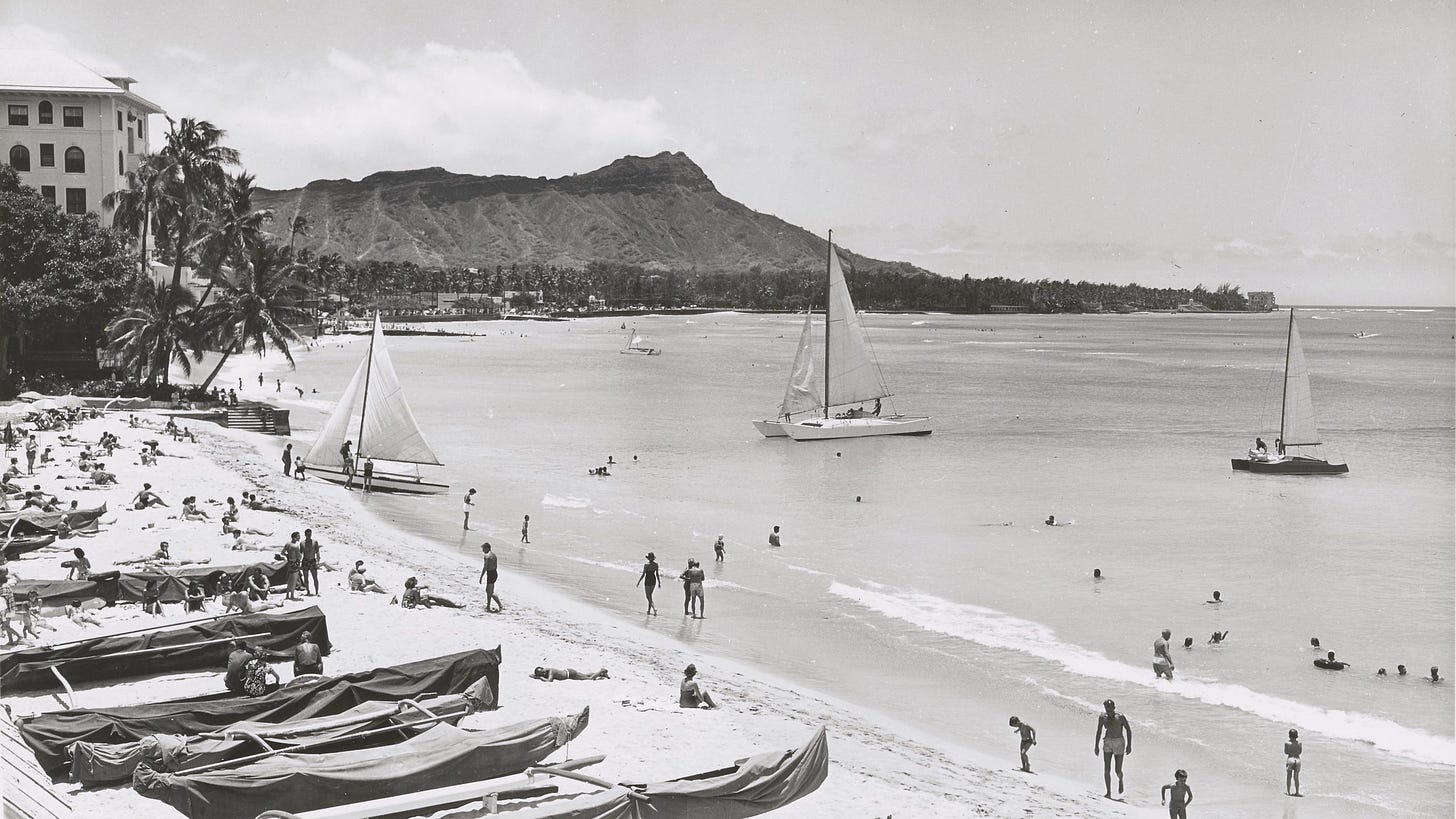 HAWAII PHOTOS: Waikiki Beach in the late 1940s, early 1950s