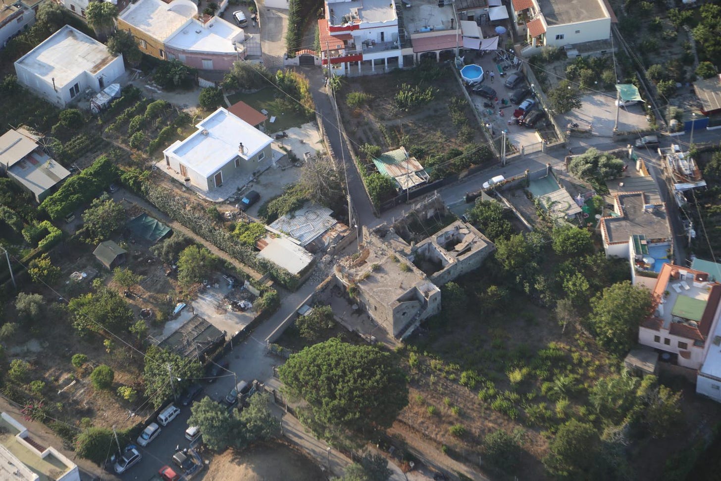 I danni agli edifici in seguito al terremoto del 21 agosto 2017 sull'isola di Ischia. Credit: Dipartimento Protezione Civile / Flickr. Licenza: CC BY 2.0. 