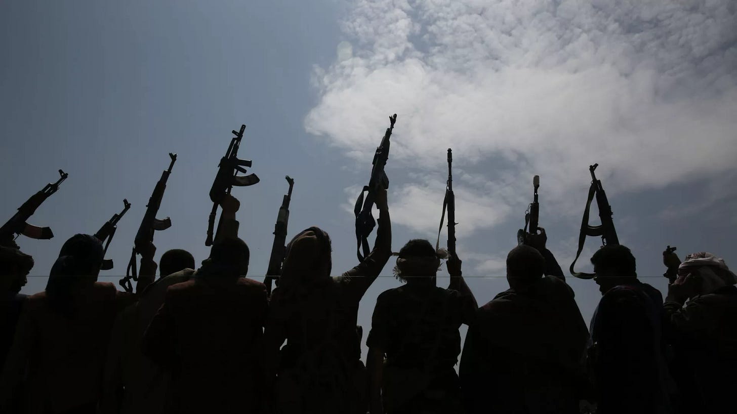 A silhouette of tribesmen loyal to Houthi rebels raise their weapons as they chant slogans during a gathering against the agreement to establish diplomatic relations between Israel and the United Arab Emirates in Sanaa, Yemen, Saturday, Aug. 22, 2020. - Sputnik International, 1920, 20.12.2023 A silhouette of tribesmen loyal to Houthi rebels raise their weapons as they chant slogans during a gathering against the agreement to establish diplomatic relations between Israel and the United Arab Emirates in Sanaa, Yemen, Saturday, Aug. 22, 2020. - Sputnik International, 1920, 20.12.2023