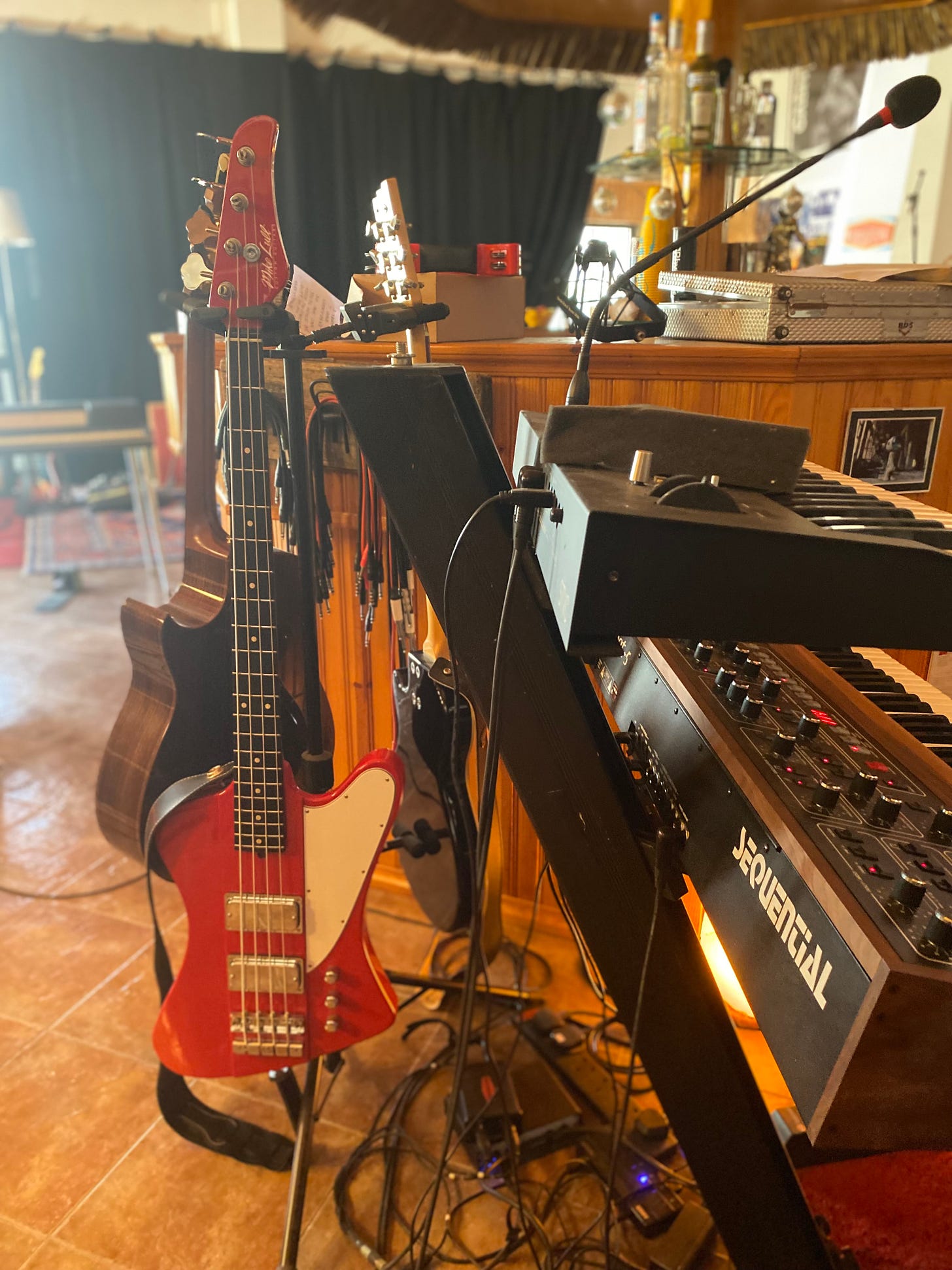Guitars and synthesisers in the Supertone studio 