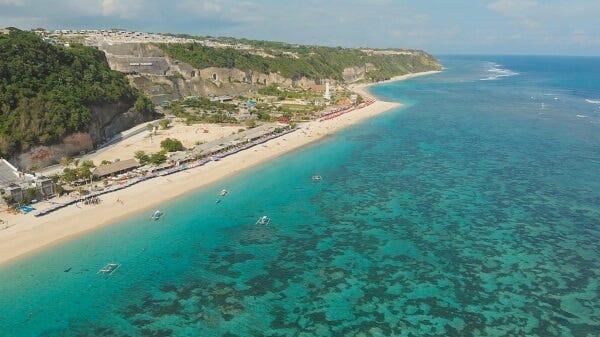 Pantai Pandawa is accessible along the same road