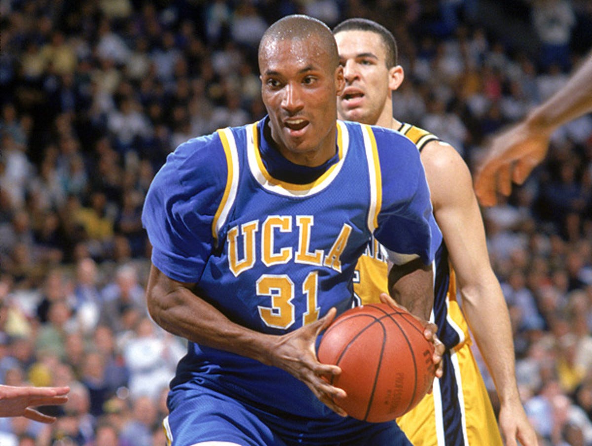 Ed O'Bannon won a national championship in 1995 with UCLA. (Bernstein Associates/Getty Images)