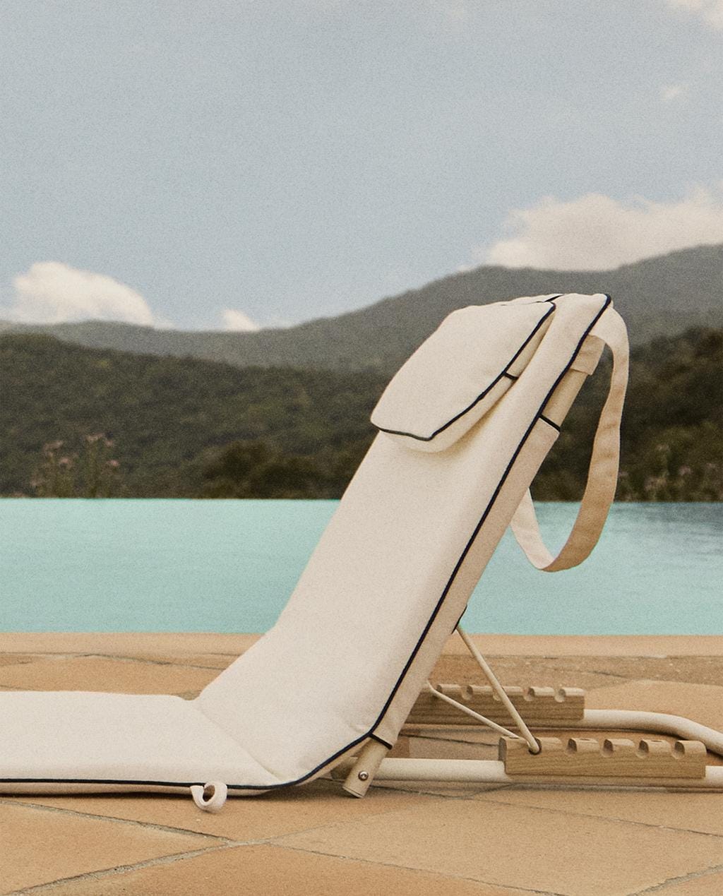 FOLDING BEACH FLOOR LOUNGER