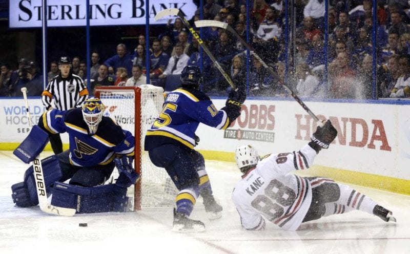 jaden schwartz leads st louis blues to victory over blackhawks 2016