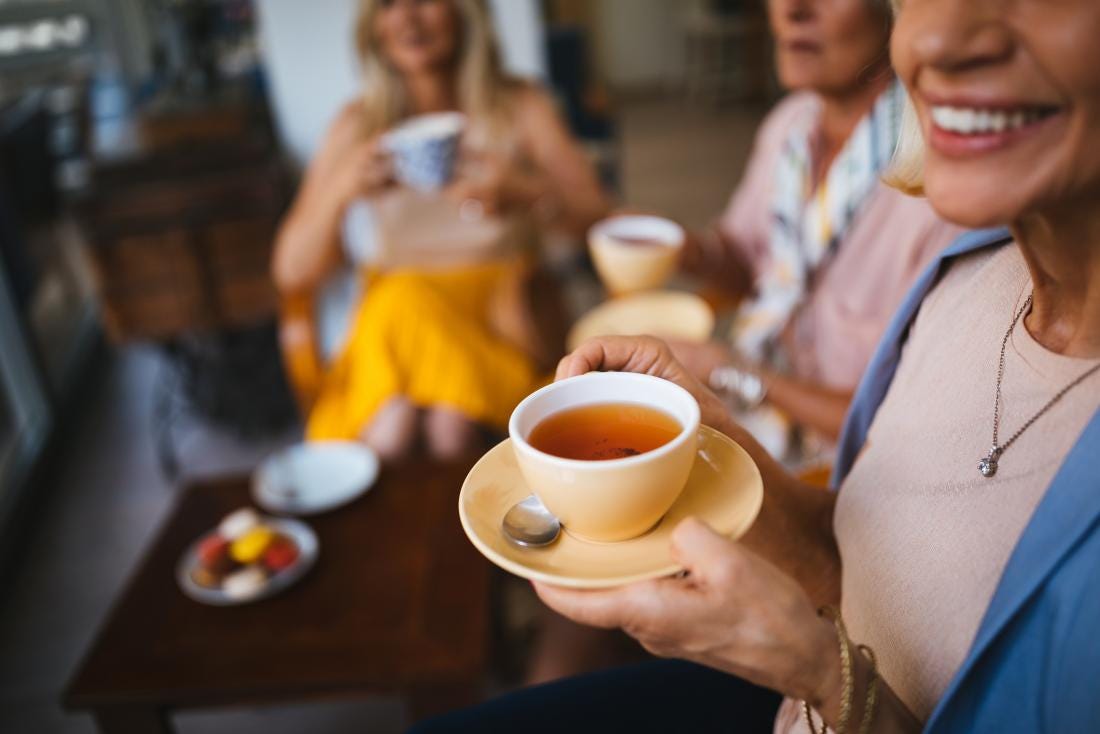 Could drinking tea boost brain connectivity?