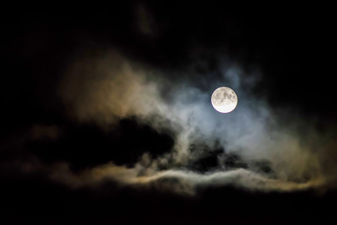 Gratuit Nuages Sous La Pleine Lune Photos
