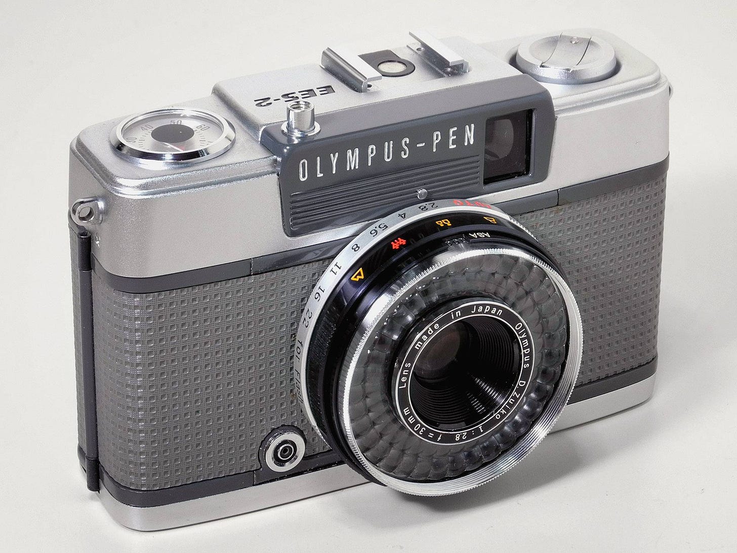 An image of the Olympus Pen EES-2 camera