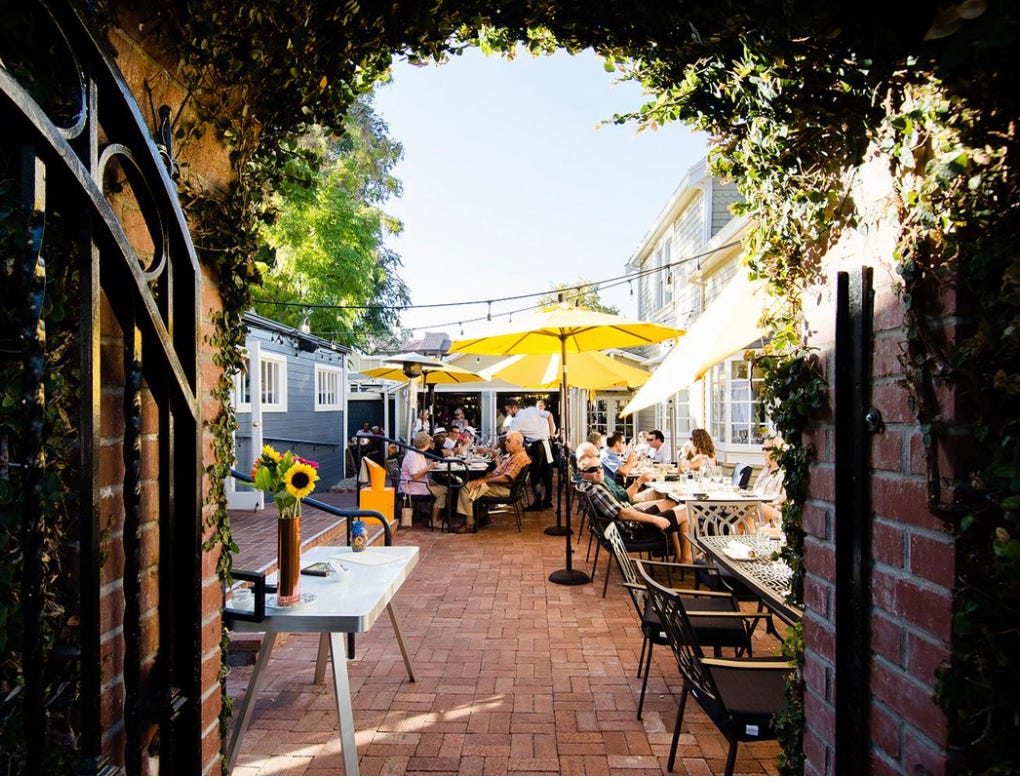 Italian restaurant courtyard