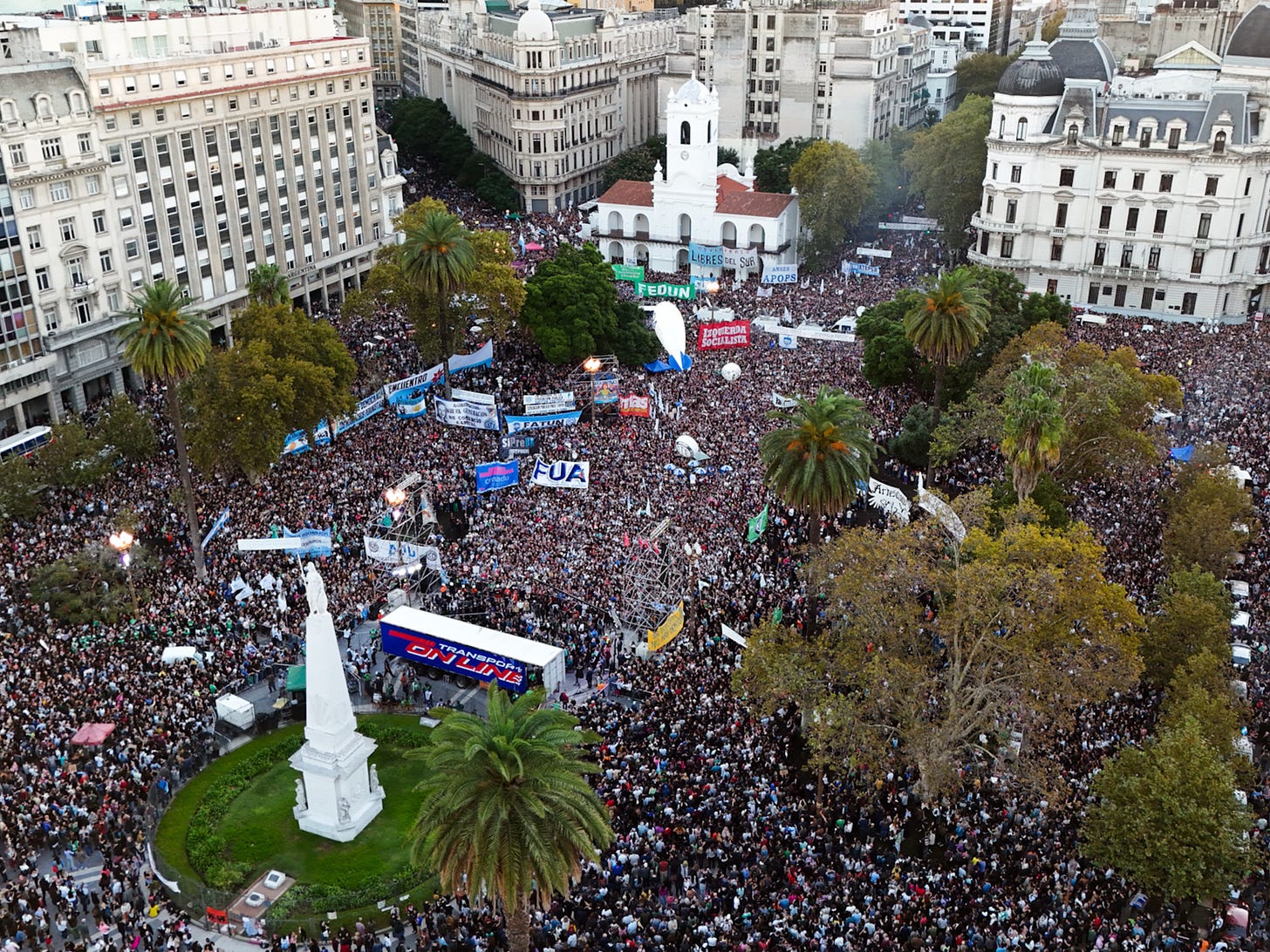 Enorme marcha en defensa de la universidad pública: hubo protestas en todo  el país