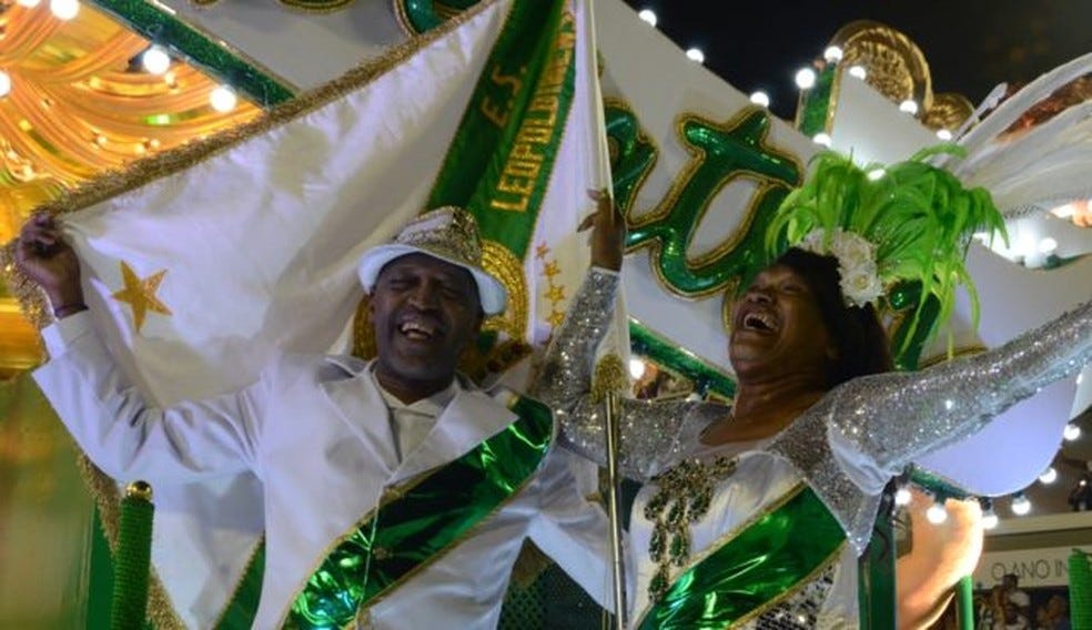 Chiquinho e Maria Helena, como destaques numa alegoria da Imperatriz Leopoldinense, no carnaval de 2020 — Foto: Reprodução/Redes Sociais