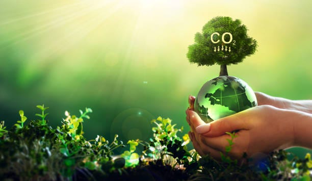 le imprese verdi basate sulle energie rinnovabili possono limitare i cambiamenti climatici e il riscaldamento globale. ambiente pulito e rispettoso dell'ambiente senza emissioni di anidride carbonica. ridurre il concetto di emissioni di co2. - emissioni di co2 foto e immagini stock