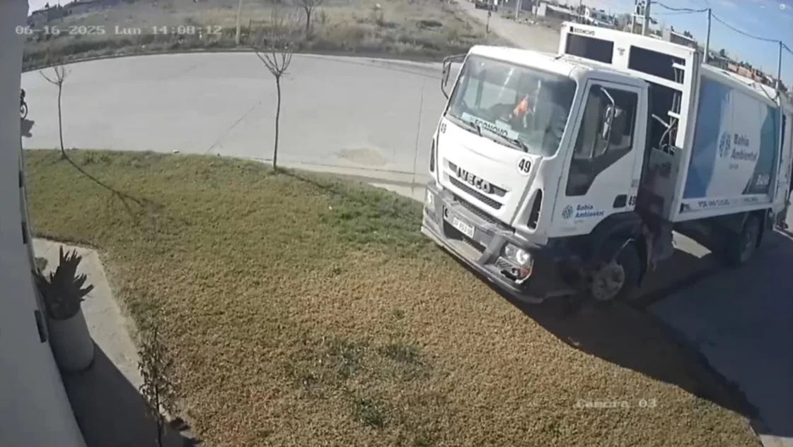Denunció que un camión de Sapem casi choca su casa: "¿Qué pasaba si había un niño jugando?"