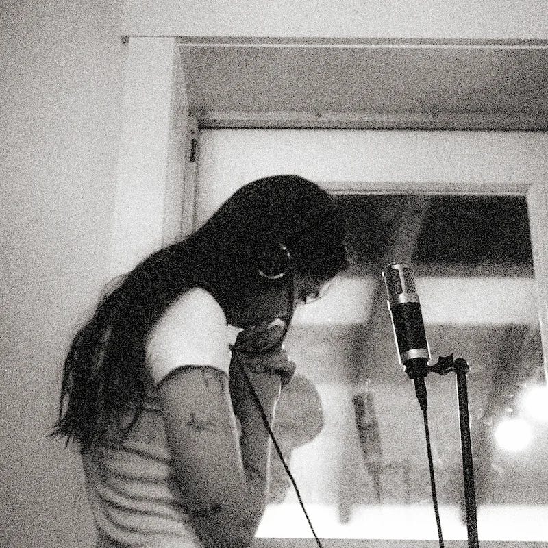 Lizzy McAlpine - Official Website