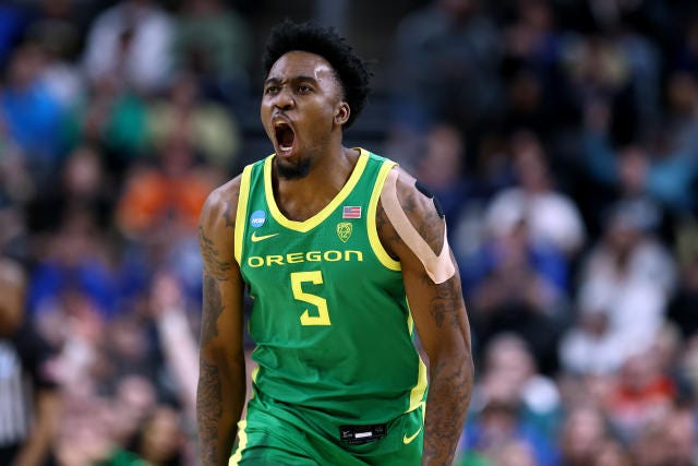 March Madness: Ex-Gamecock Jermaine Couisnard explodes for 40 points, leads  No. 11 Oregon past No. 6 South Carolina - Yahoo Sports