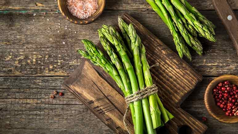 what causes asparagus pee