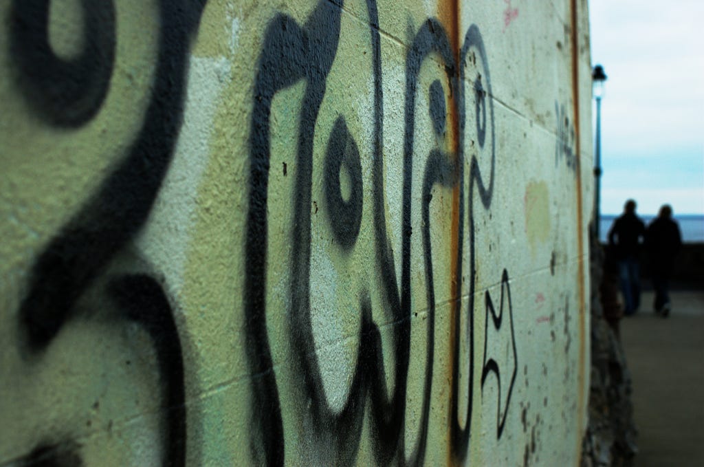 Graffiti: Get more followers by breaking the rules