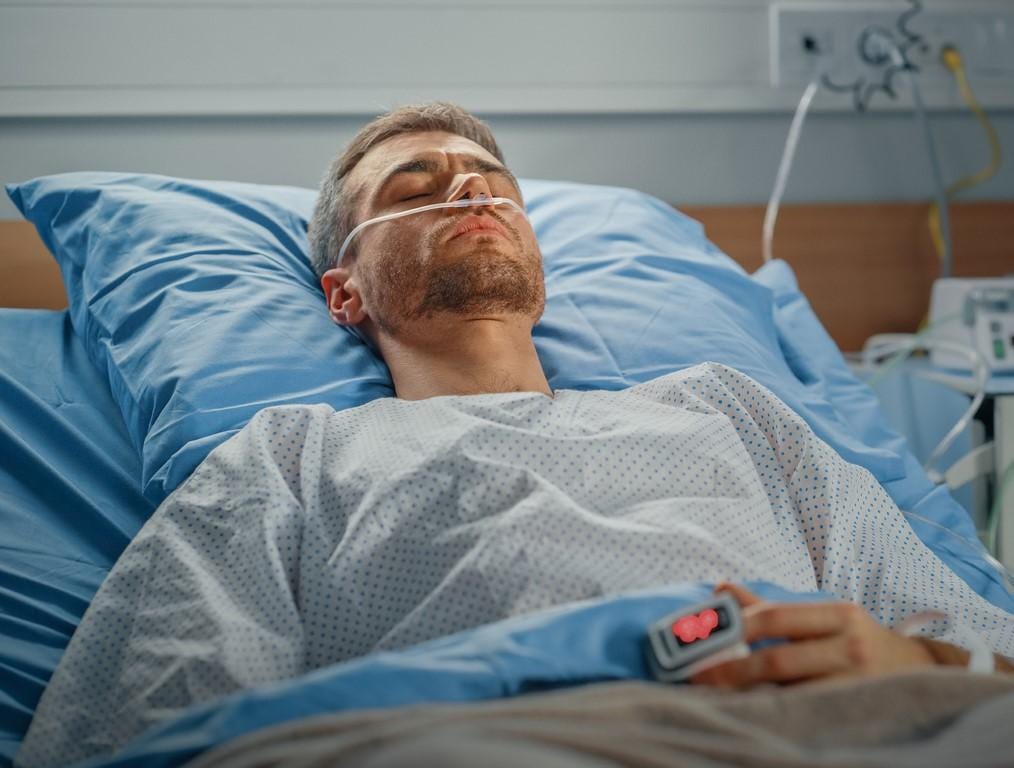 US COVID-19 cases drop, but hospitalizations in unvaccinated still high |  CIDRAP