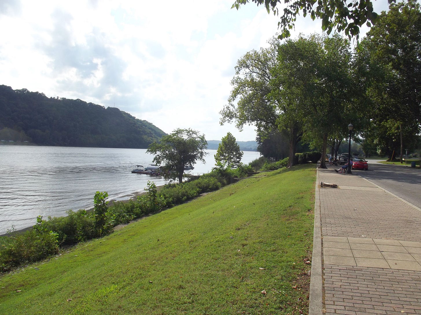 Lamplighter Riverfront Park