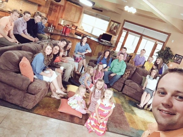 19 kids and counting josh duggar family of molesting 2015