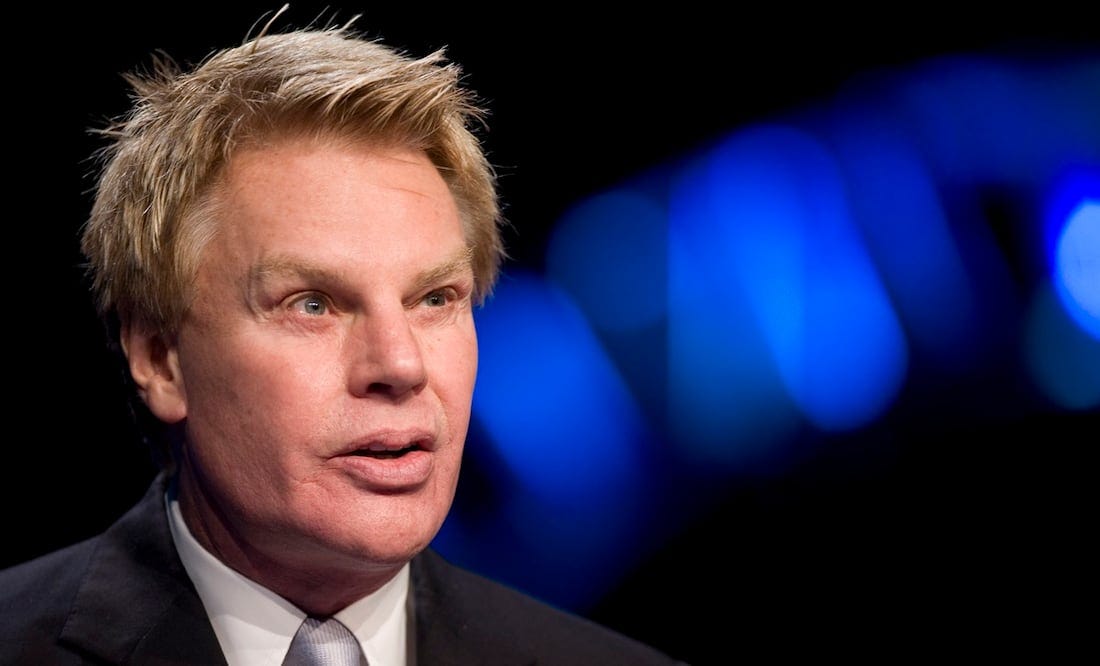 Michael Jeffries, antiguo CEO de Abercrombie & Fitch, está libre con fianza de 10 millones de dólares después de declararse inocente en octubre de cargos federales. Foto: AP/Archivo