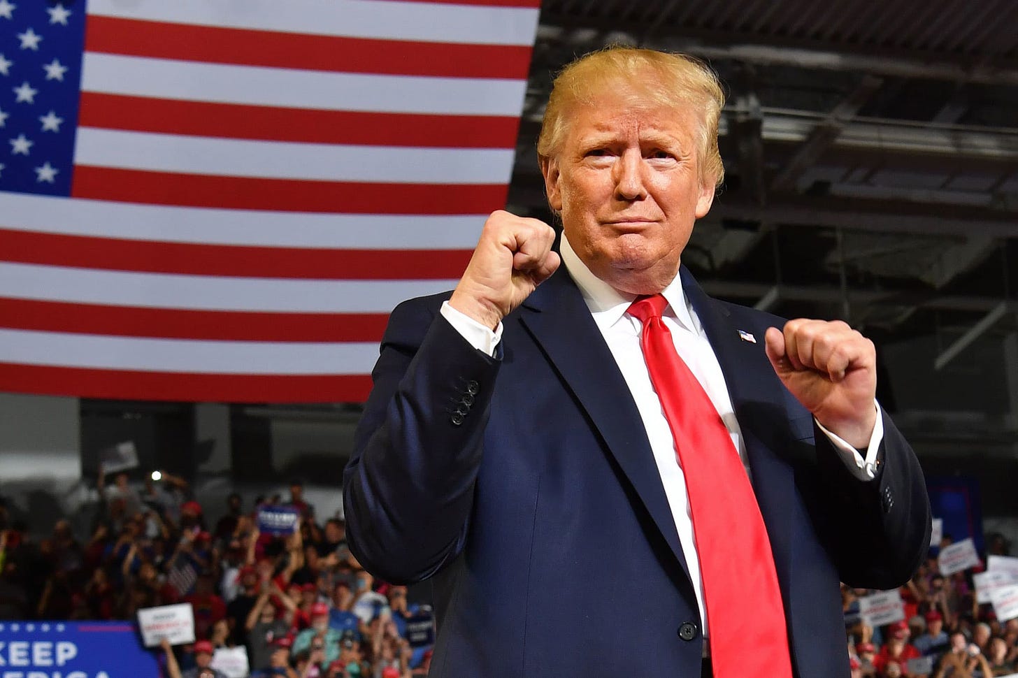 Moody's: Trump on his way to an easy 2020 win if economy holds up