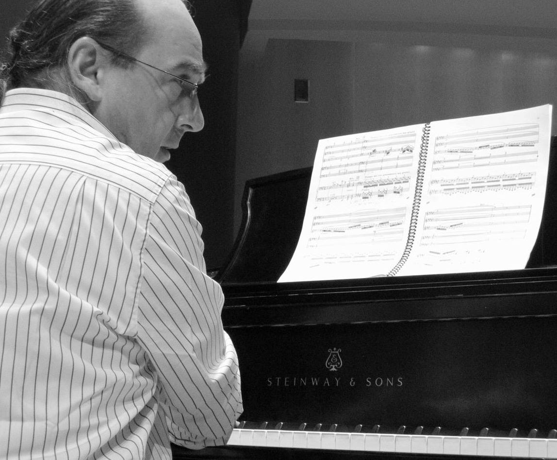 Sudden death of Spanish pianist, 63