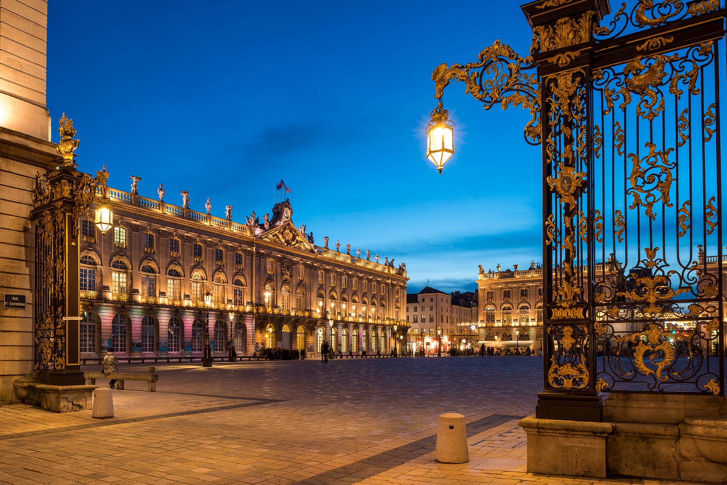 Place Stanislas et ses grilles à Nancy.jpg
