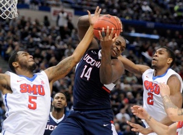 smu markus kennedy pushes rakim lubin ncaa basketball 2015