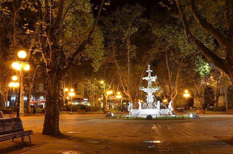 File:Plaza Matriz de Montevideo.JPG