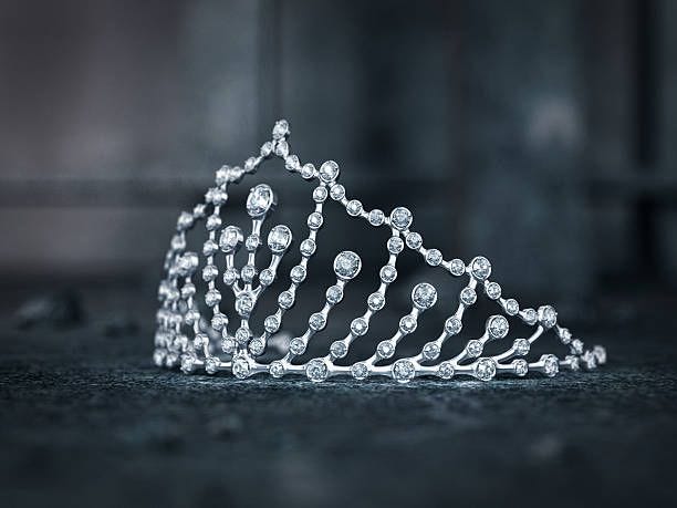 tiara - tiara stock pictures, royalty-free photos & images
